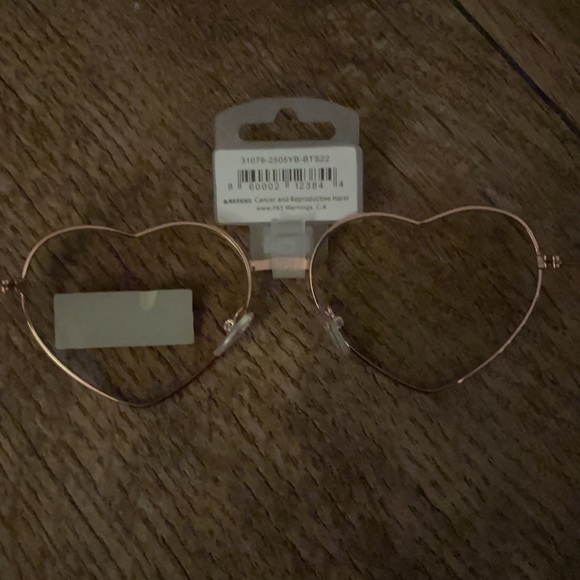 NWT Planet Earth Eyewear Rose Gold/Pink Heart Shaped Sunglasses - Picture 13 of 16